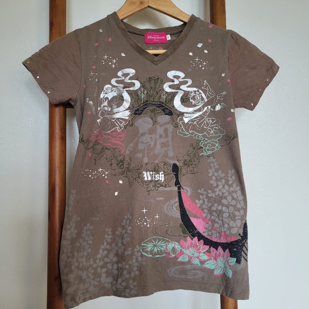 DISNEY RESORTS TOKYO girls shirt Large